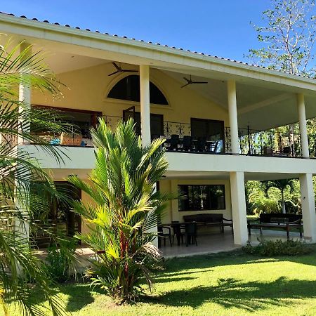 Sol Y Sombra Bed & Breakfast Bocas Town Exterior foto