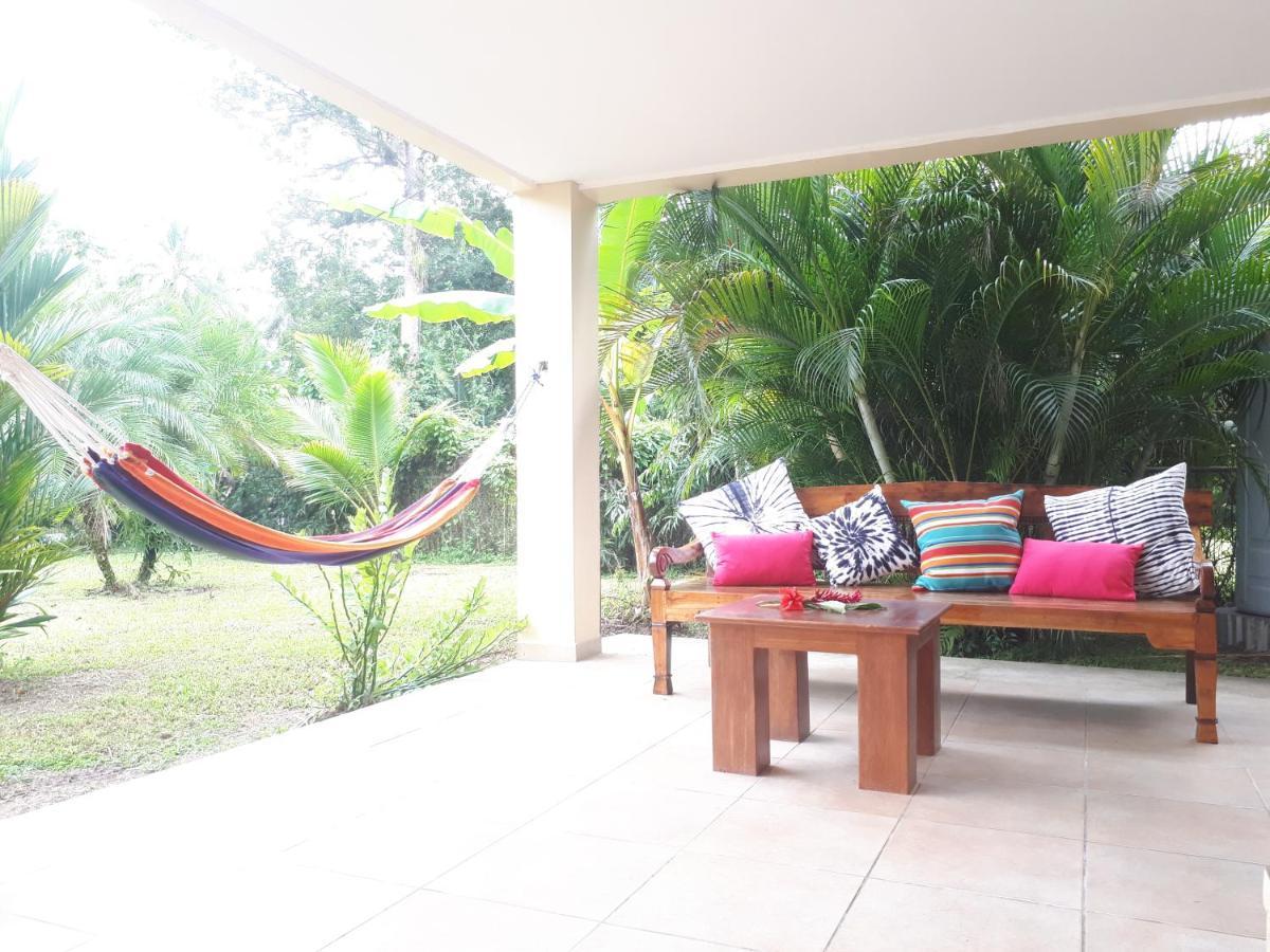 Sol Y Sombra Bed & Breakfast Bocas Town Exterior foto