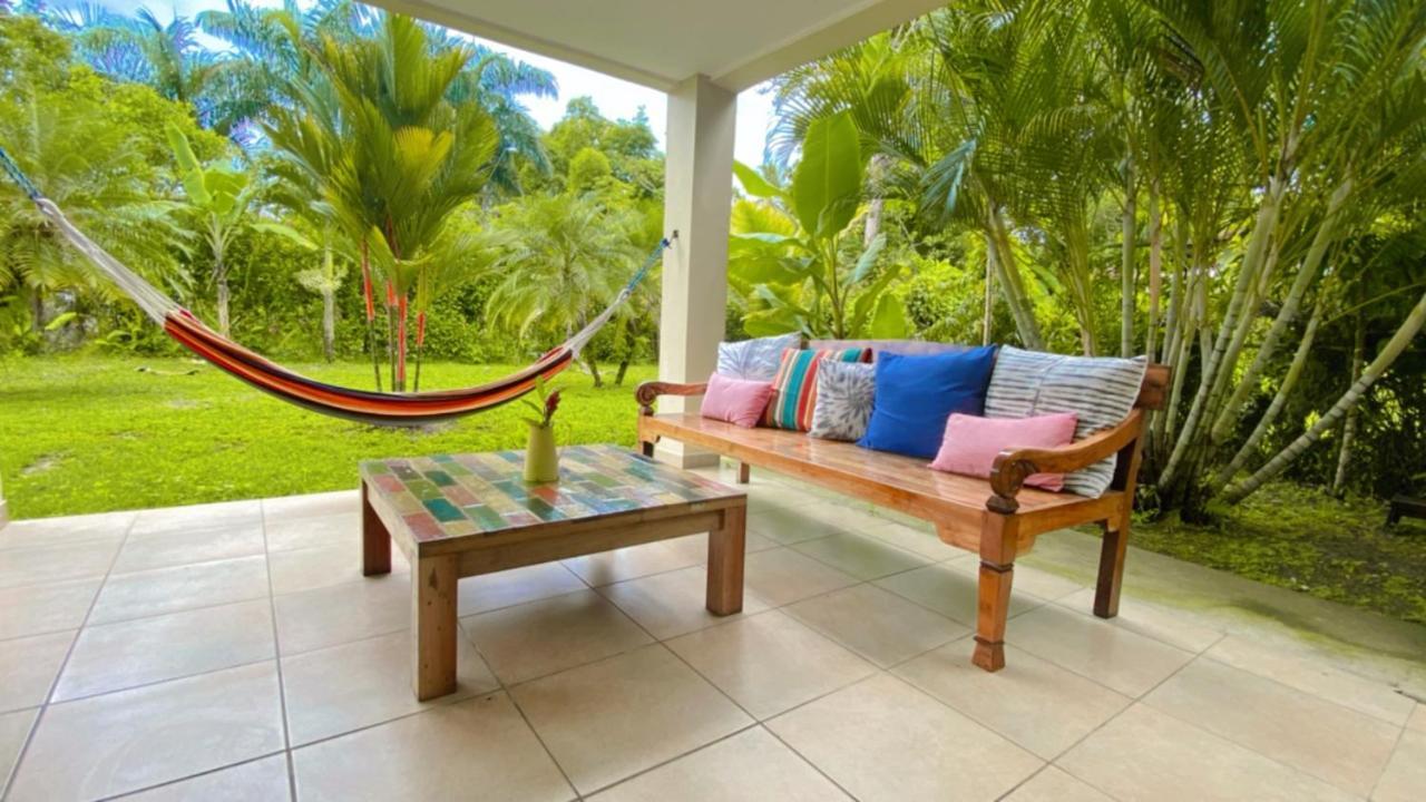 Sol Y Sombra Bed & Breakfast Bocas Town Exterior foto